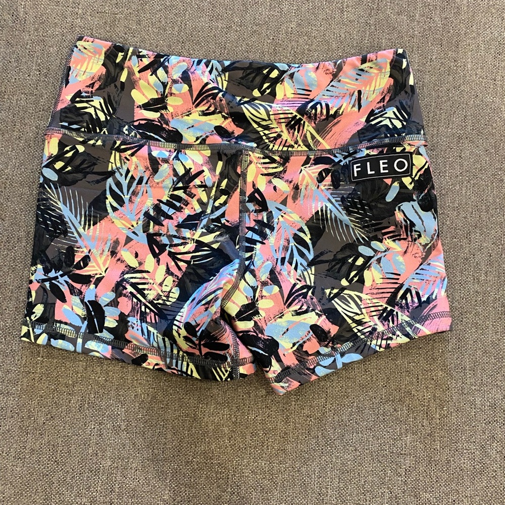 Fleo Shorts